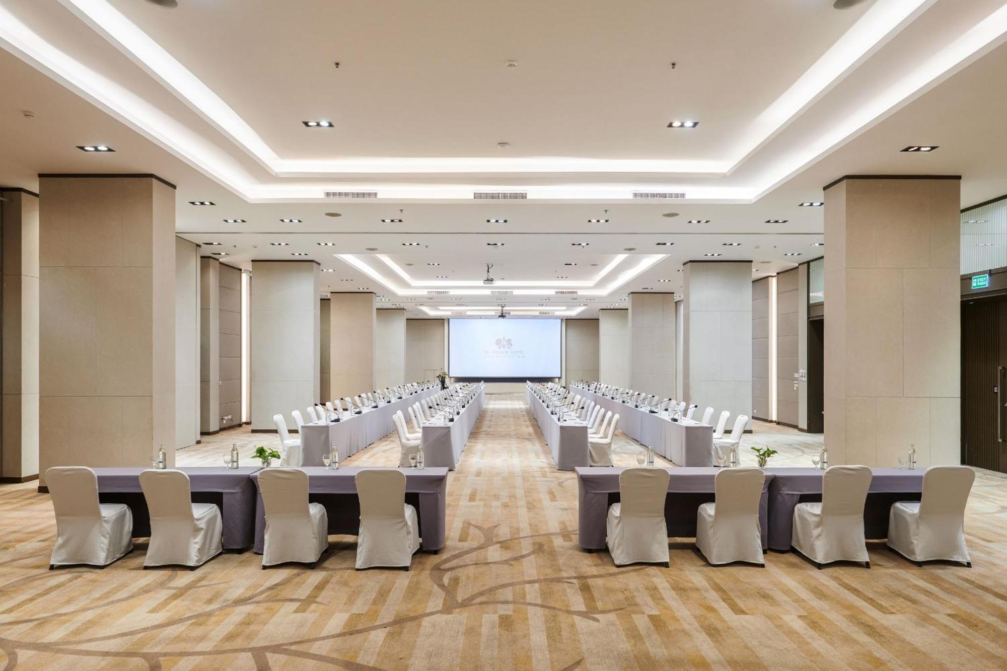 Tk Palace Hotel & Convention Bangkok Exterior photo